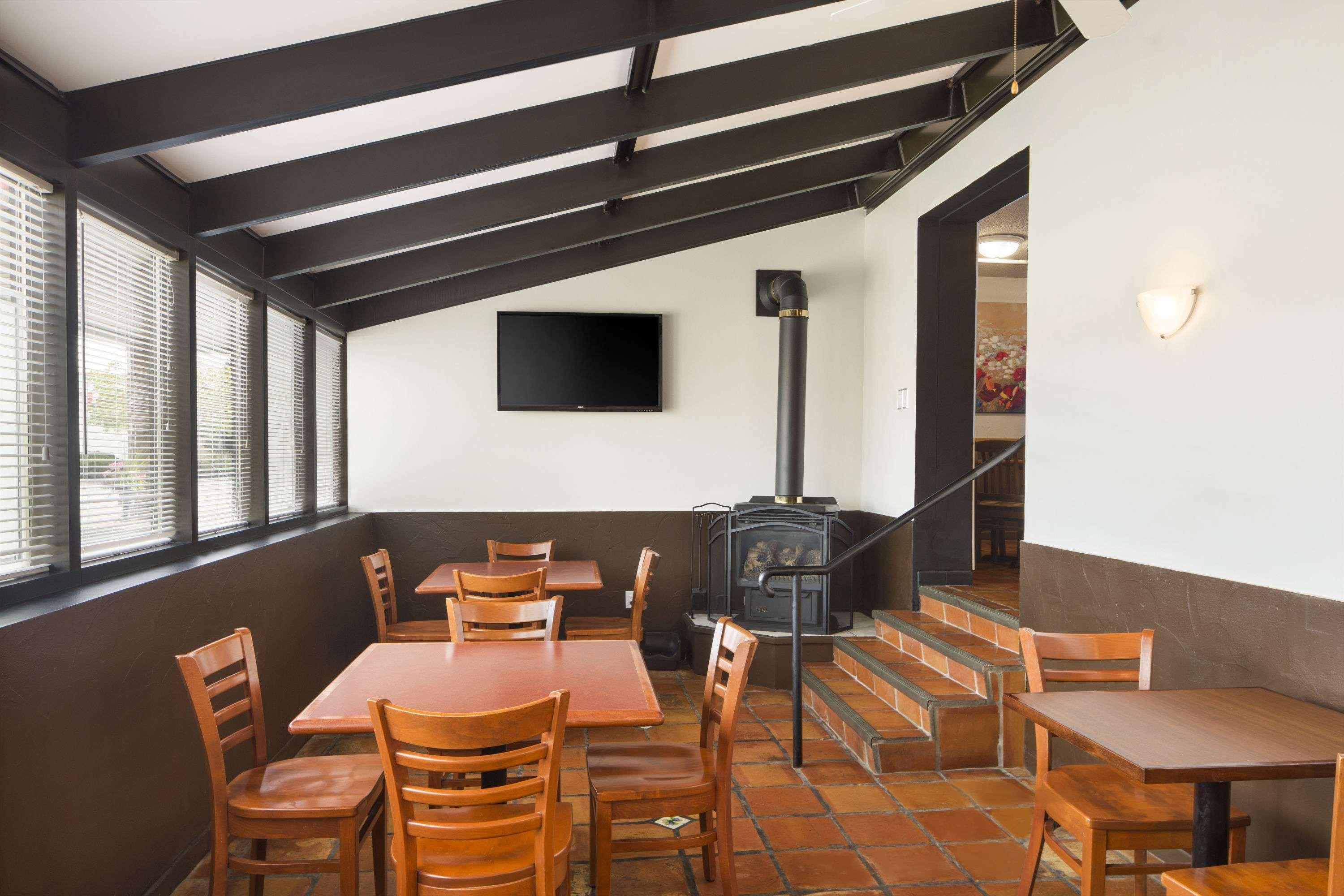Days Inn By Wyndham Brantford Ngoại thất bức ảnh
